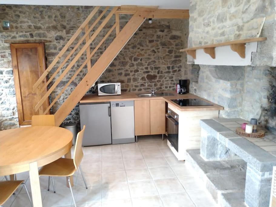 Gite Les Pommiers Montchaton Esterno foto